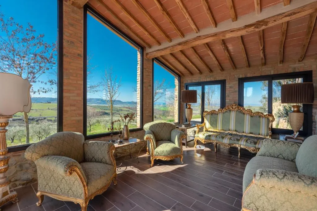 Il Miraggio relais exterior in Val d'Orcia Tuscany
