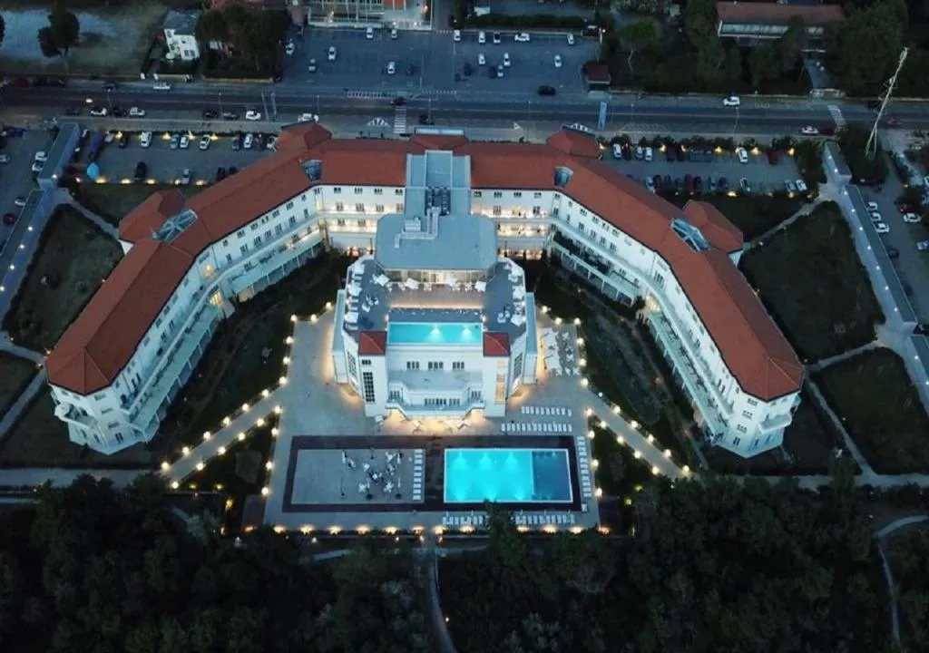 Toscana Charme Resort beachfront in Tirrenia