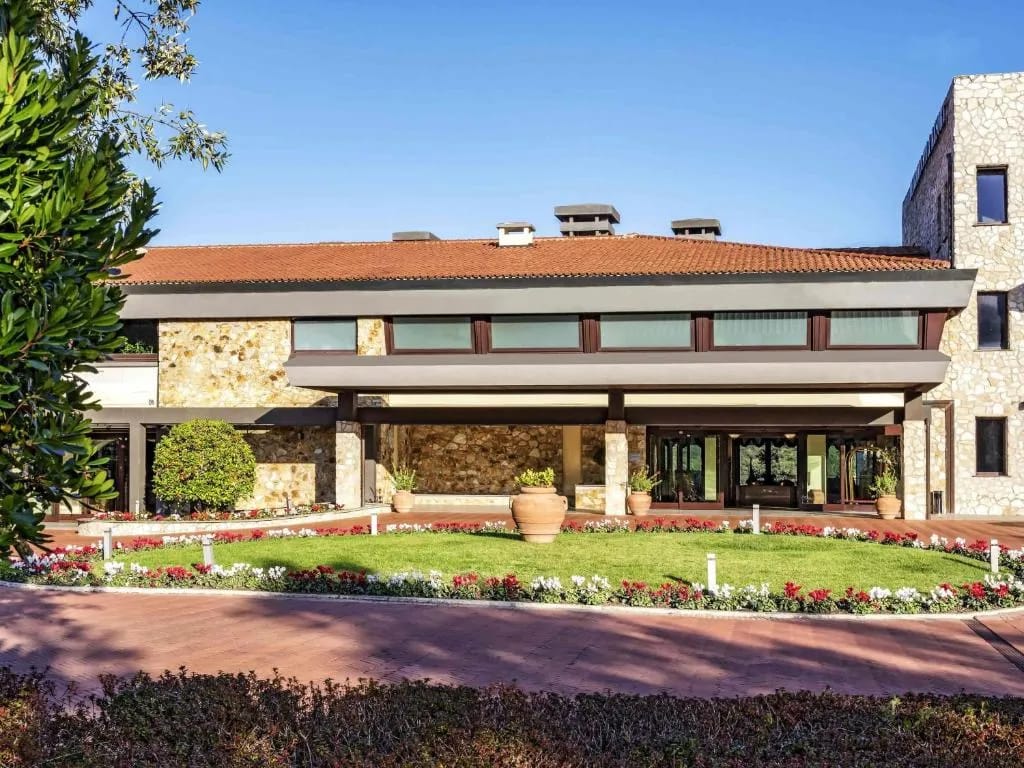 Mercure Petriolo Siena Terme Spa Hotel exterior in nature park