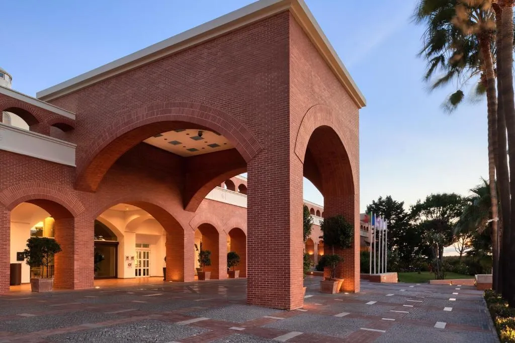Domes Lake Algarve, Autograph Collection - Hôtel 5 étoiles, Praia da Falésia, Vilamoura - photo 1