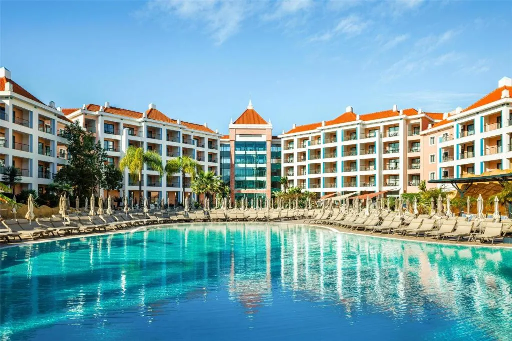 Hilton Vilamoura - 5-star hotel in Vilamoura Golf, Vilamoura - photo 1