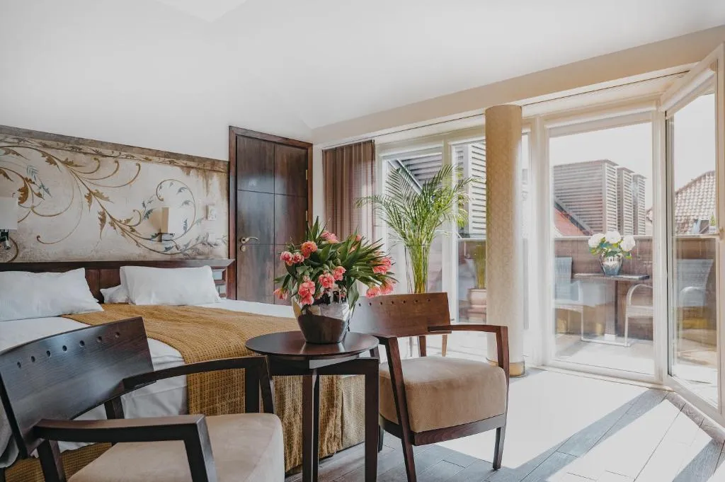 Mamaison Le Regina Boutique Hotel - 5-star hotel in New Town, Warsaw - photo 1