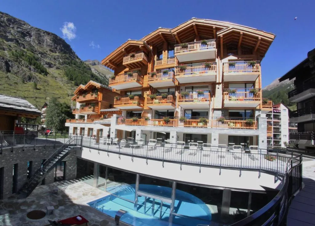 Alpenhotel Fleurs de Zermatt - 4-star hotel in Unter den Mattenweg, Zermatt - photo 1