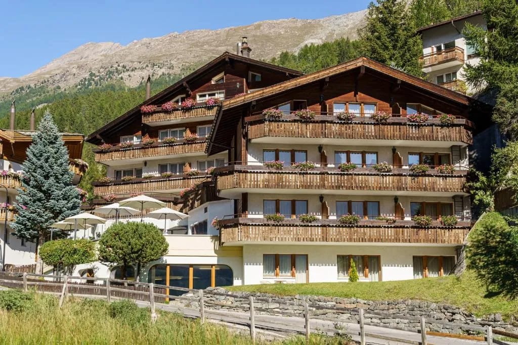 Hotel Alpenroyal - 3-star hotel in Riedweg, Zermatt - photo 1