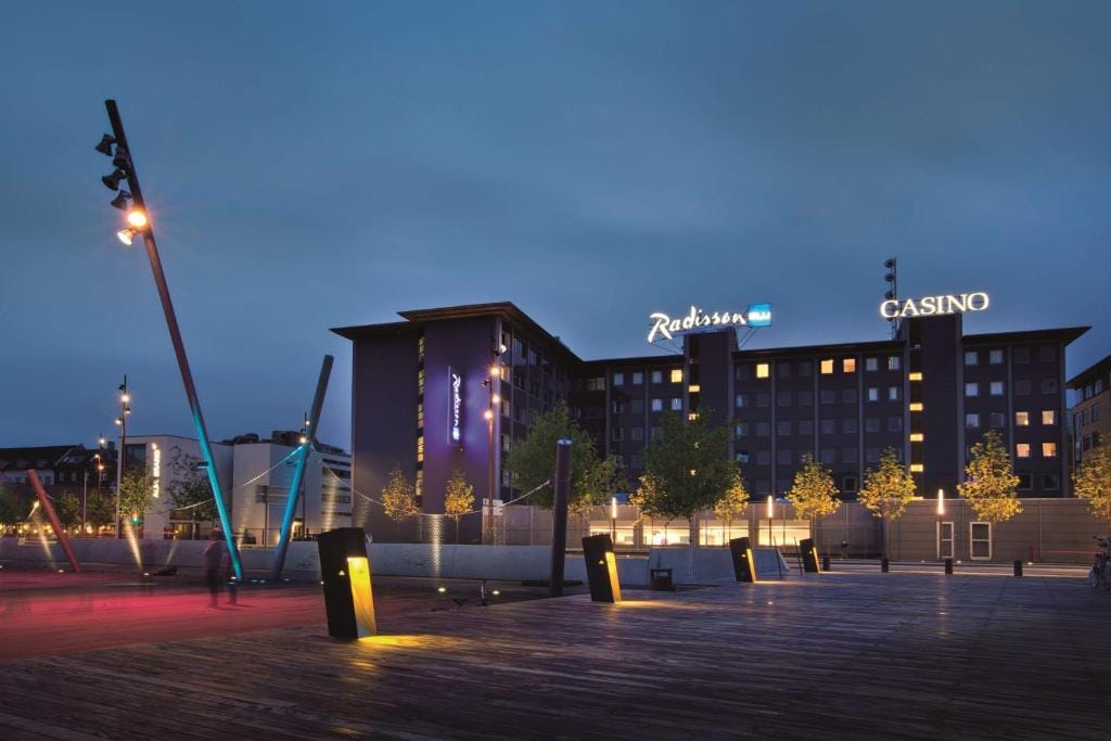 Radisson Blu Limfjord Hotel, Aalborg - Hotel de 4 estrellas en Aalborg, Aalborg - photo 1