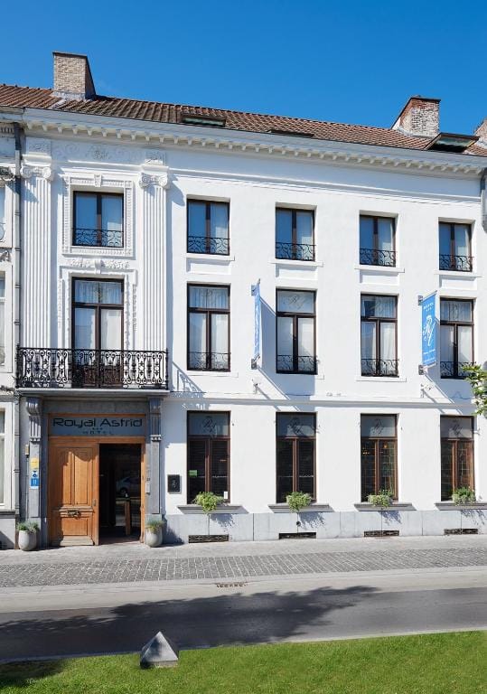 Hotel Royal Astrid - 3-star hotel in Aalst, Aalst - photo 1