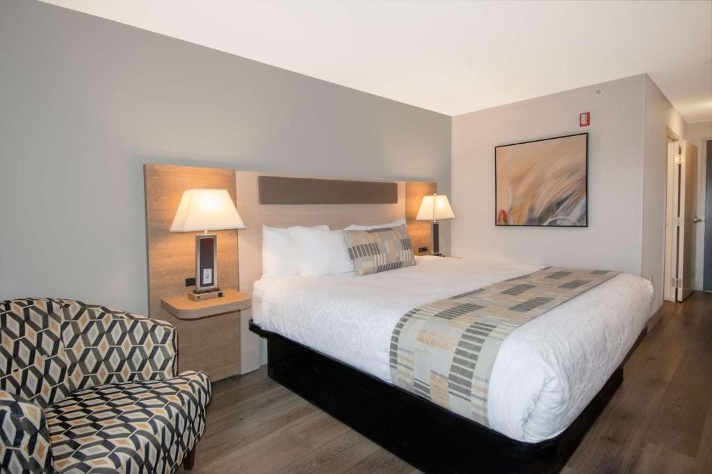 Coast Abbotsford Hotel & Suites - Hotel de 3 estrellas en Abbotsford, Abbotsford - photo 1