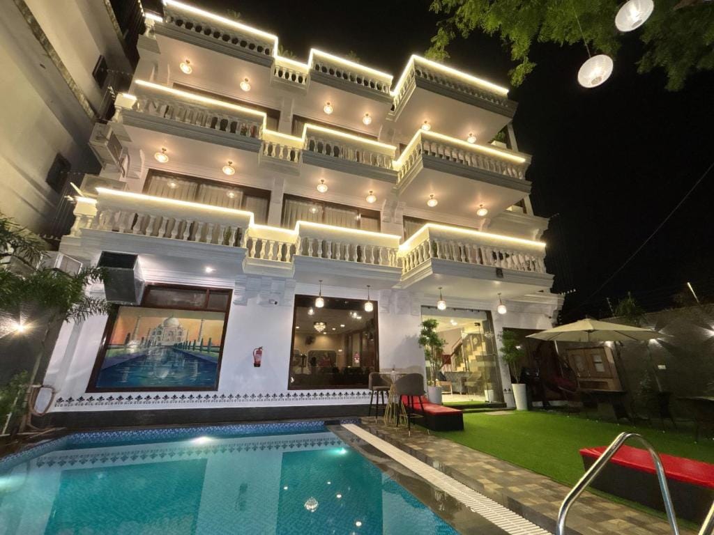 Walk 2 Taj A Boutique Abode - 3-star hotel in Agra, Agra - photo 1