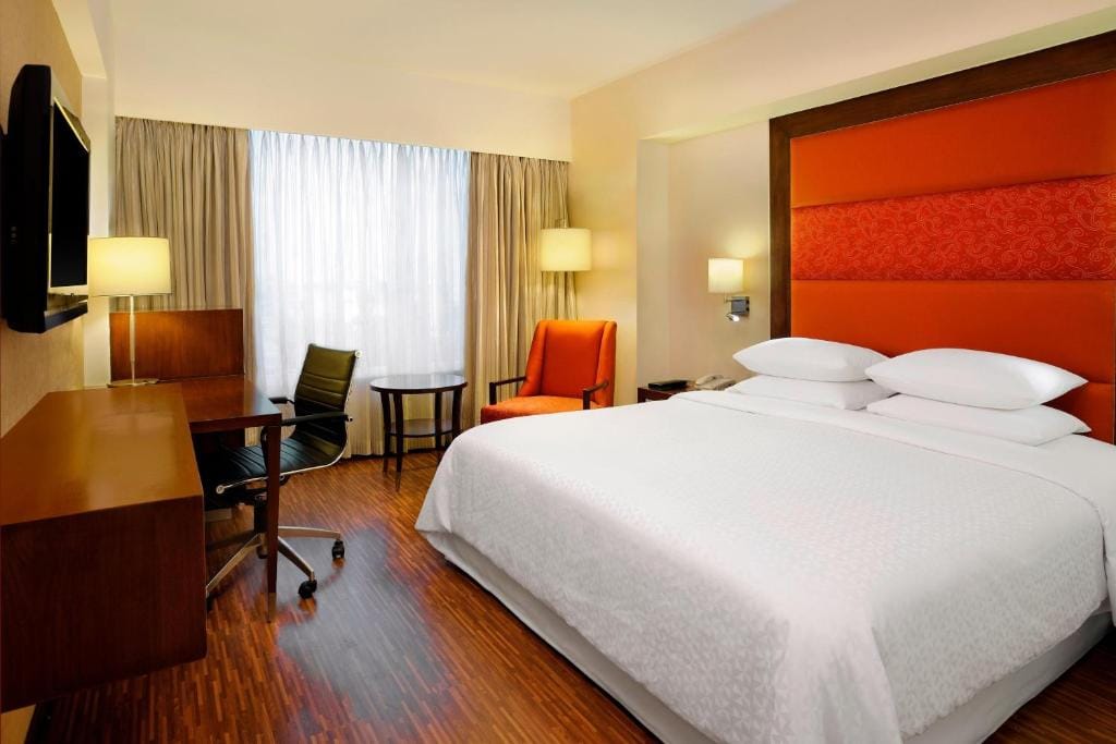 Four Points by Sheraton Ahmedabad - 4-star hotel in Ahmedabad, Ahmedabad - photo 1