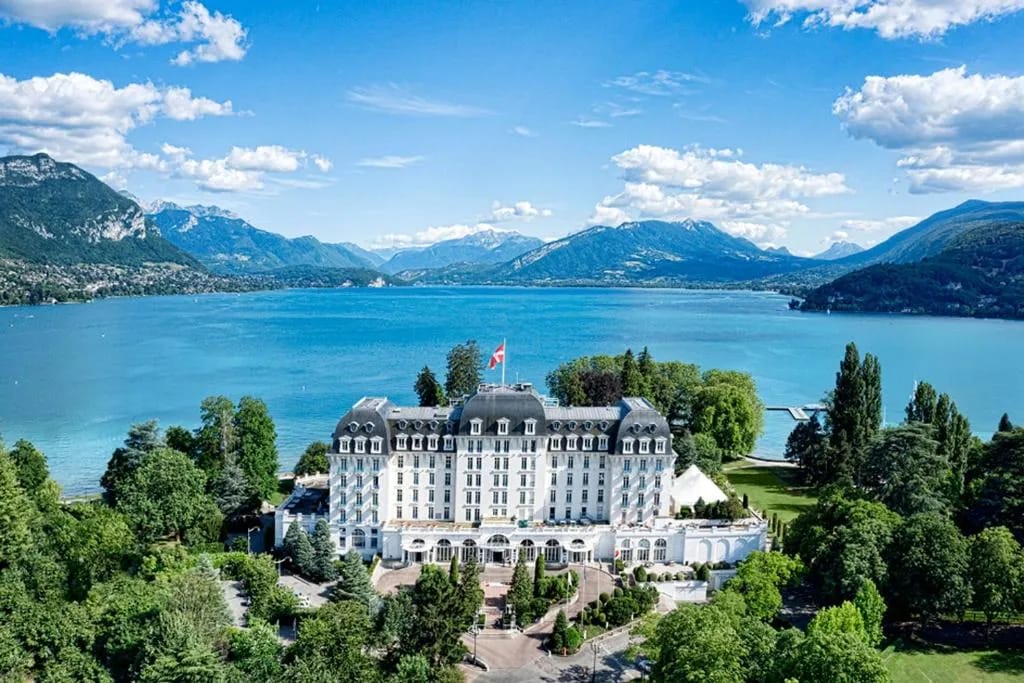 Impérial Palace - 4-star hotel in Lakefront (Pâquier), Annecy - photo 1