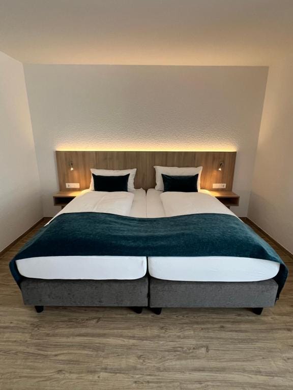 Hotel Fantasie - 3-star hotel in Ansbach, Ansbach - photo 1