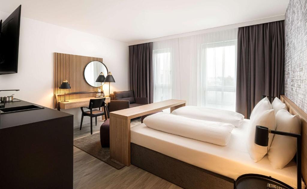 elaya hotel augsburg, Trademark by Wyndham - 4-star hotel in Augsburg, Augsburg - photo 1