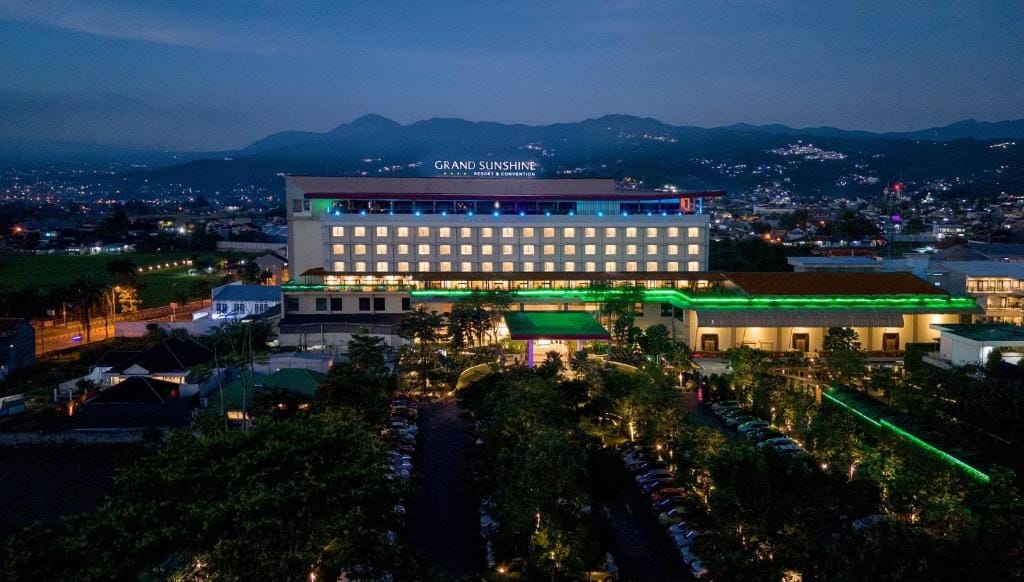 Grand Sunshine Resort & Convention - 4-star hotel in Bandung, Bandung - photo 1