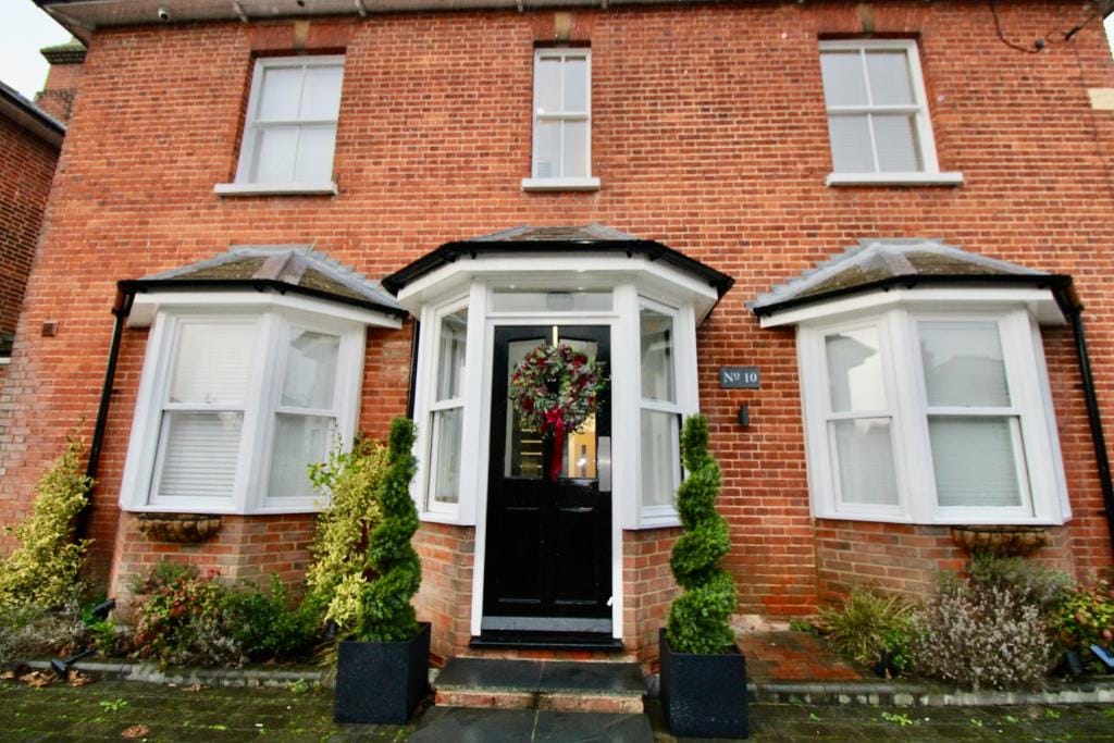 No.10 @ ShortStays Serviced apartments - null-star hotel in Basingstoke, Basingstoke - photo 1