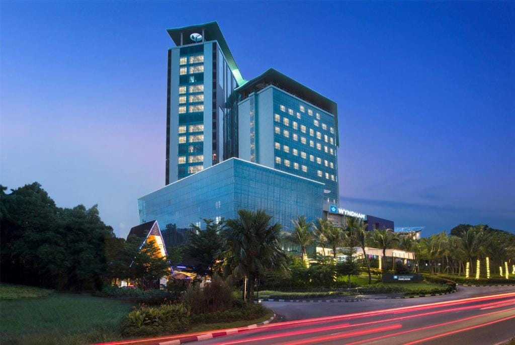 Wyndham Panbil Batam - 5-star hotel in Batam Center, Batam Center - photo 1