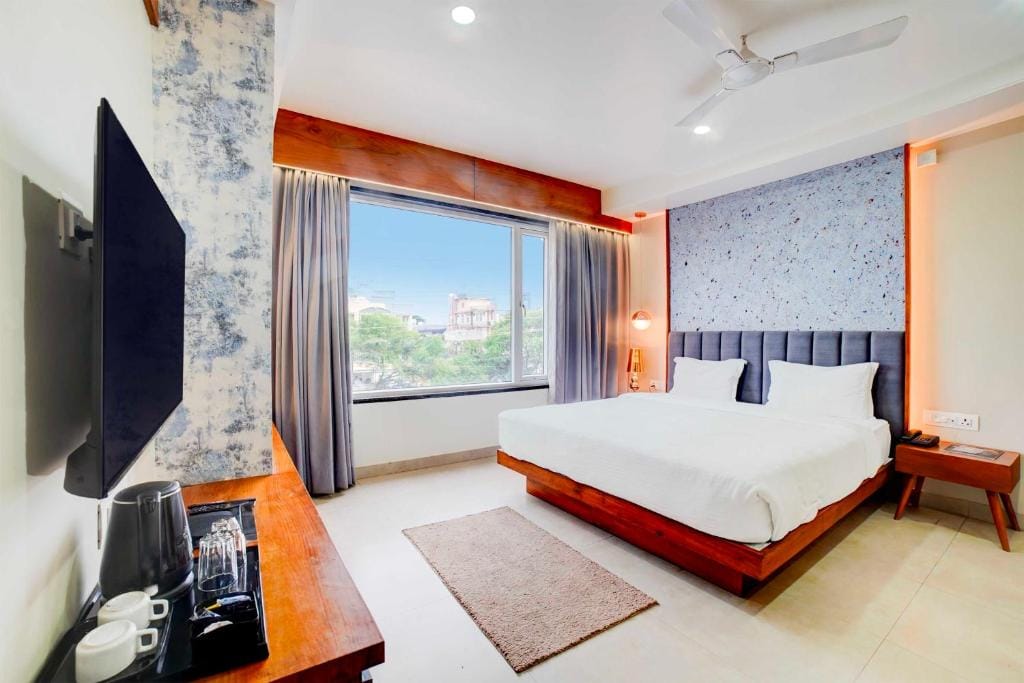 Super Super Townhouse Oak Bhopal ISKCON - 4-star hotel in Bhopal, Bhopal - photo 1