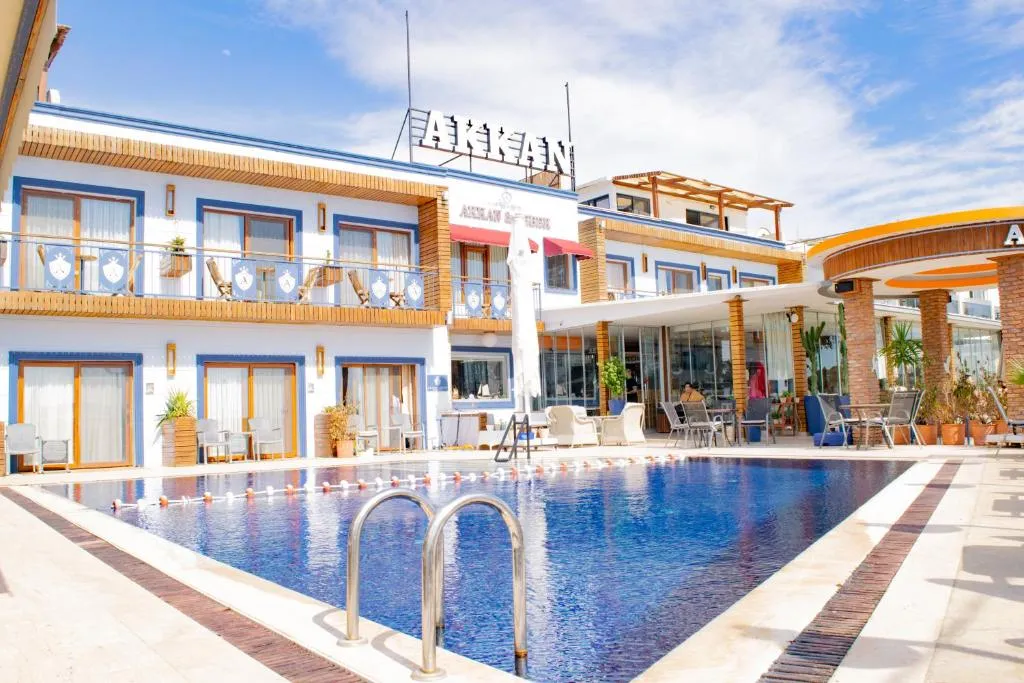 Frente de playa del Akkan Beach Hotel en Bodrum