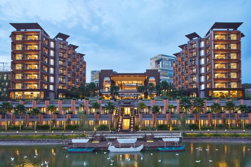 Aston Sentul Lake Resort & Conference Center - 4-star hotel in Bogor, Bogor