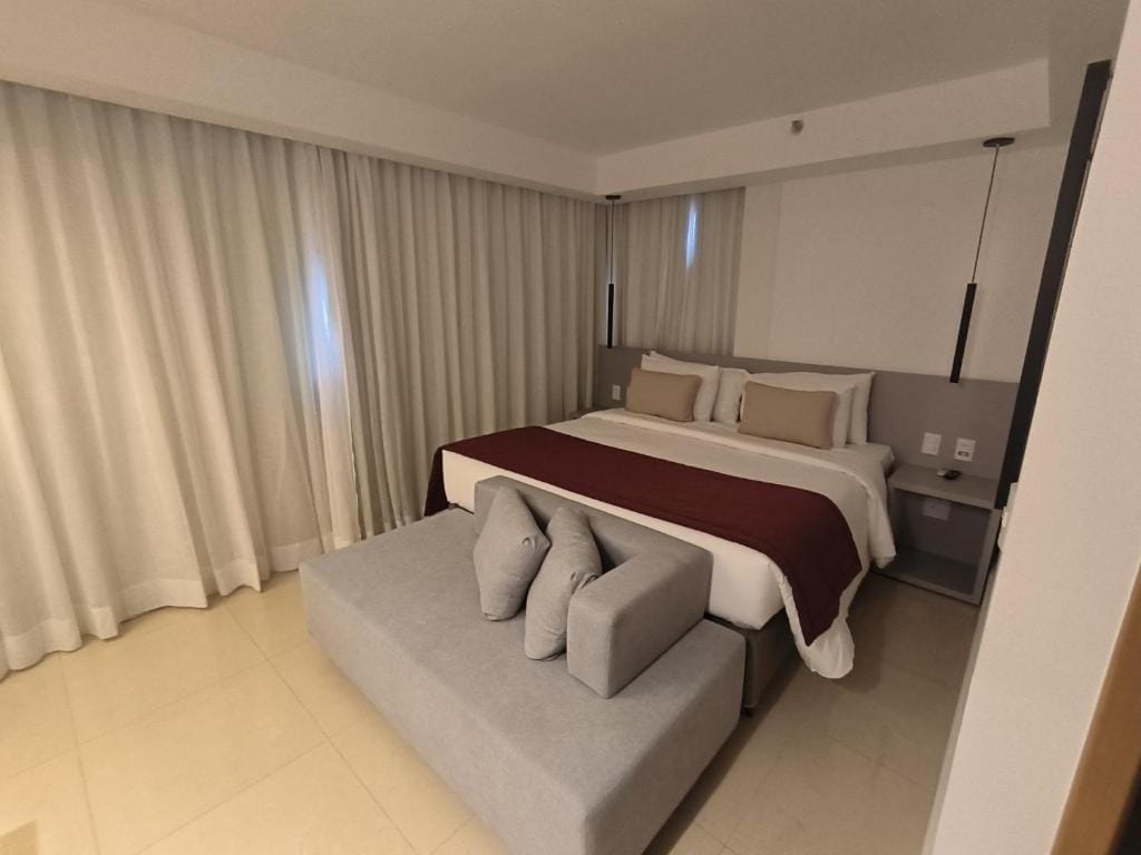 Raridade!! Flat Particular de Alto Padrão em Hotel Novíssimo - Cama King Size e Cama de Solteiro - Limpeza Diária Gratuita - Ótimo Preço - Excelente Atendimento - Melhor Localização de Brasília - Dentro do Hotel Ramadã Brasília Alvorada - 4-star hotel in Brasilia, Brasília - photo 1