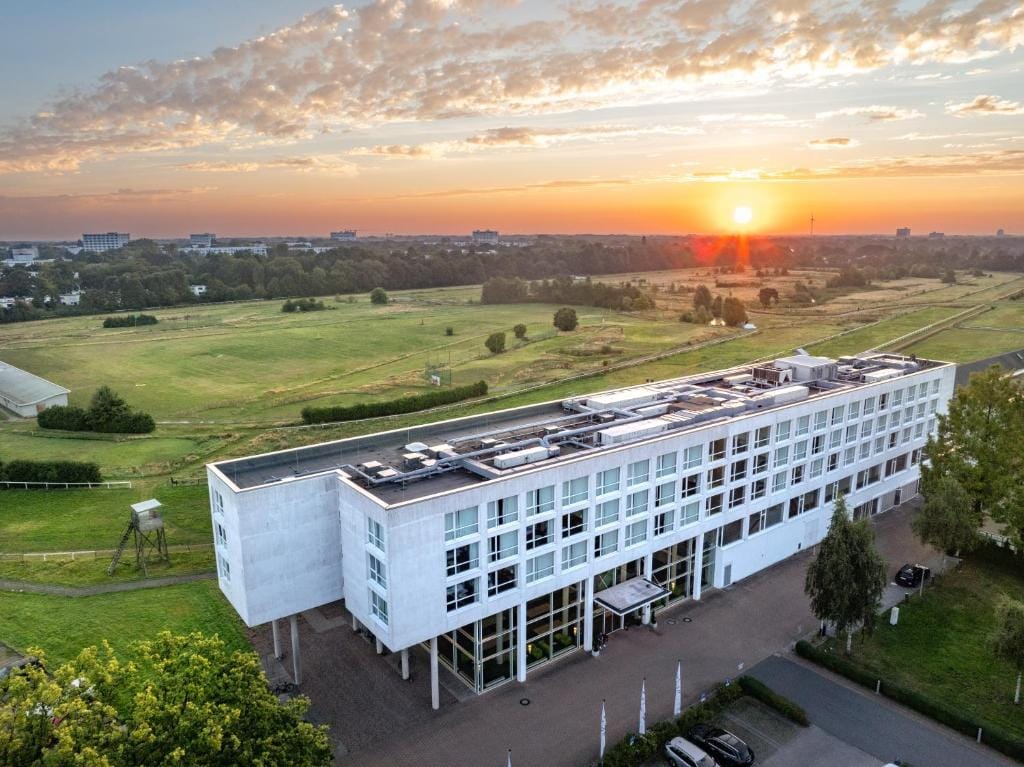 ATLANTIC Hotel Galopprennbahn - 4-star hotel in Bremen, Bremen - photo 1