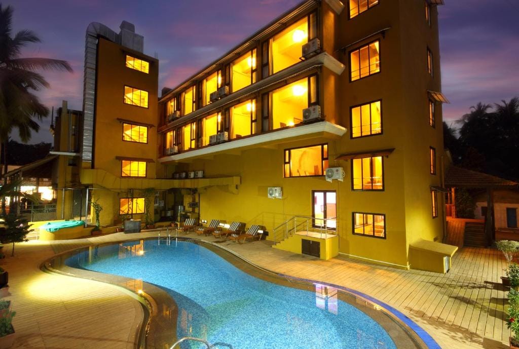 De Baga Deck Comforts - Hotel de 3 estrellas en Calangute, Calangute - photo 1