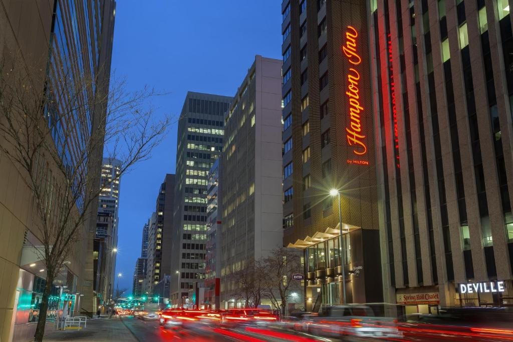 Hampton Inn By Hilton Calgary Downtown - 3-star hotel in Calgary, Calgary - photo 1