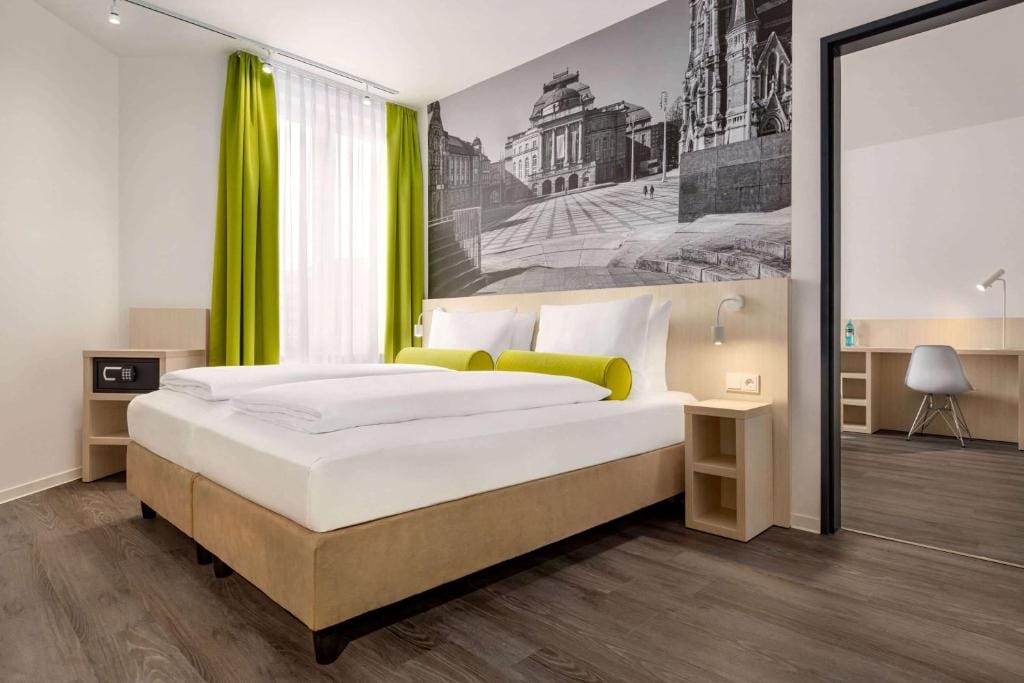 Super 8 by Wyndham Chemnitz - Hotel de 3 estrellas en Chemnitz, Chemnitz - photo 1
