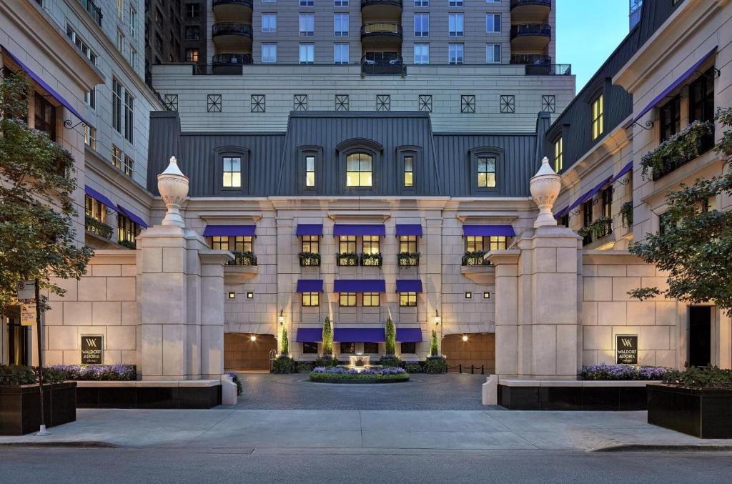 Waldorf Astoria Chicago - 5-star hotel in Chicago, Chicago - photo 1