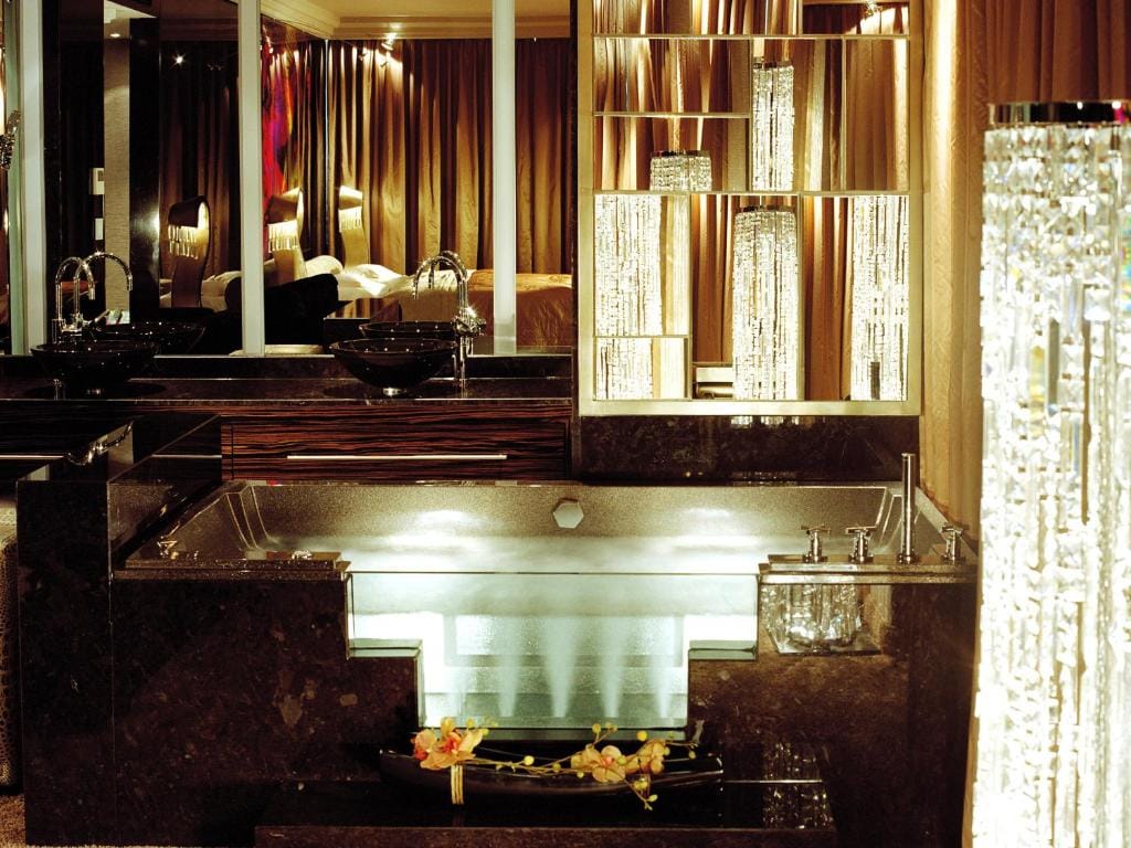 Savoy Hotel - 4-star hotel in Cologne, Cologne - photo 1