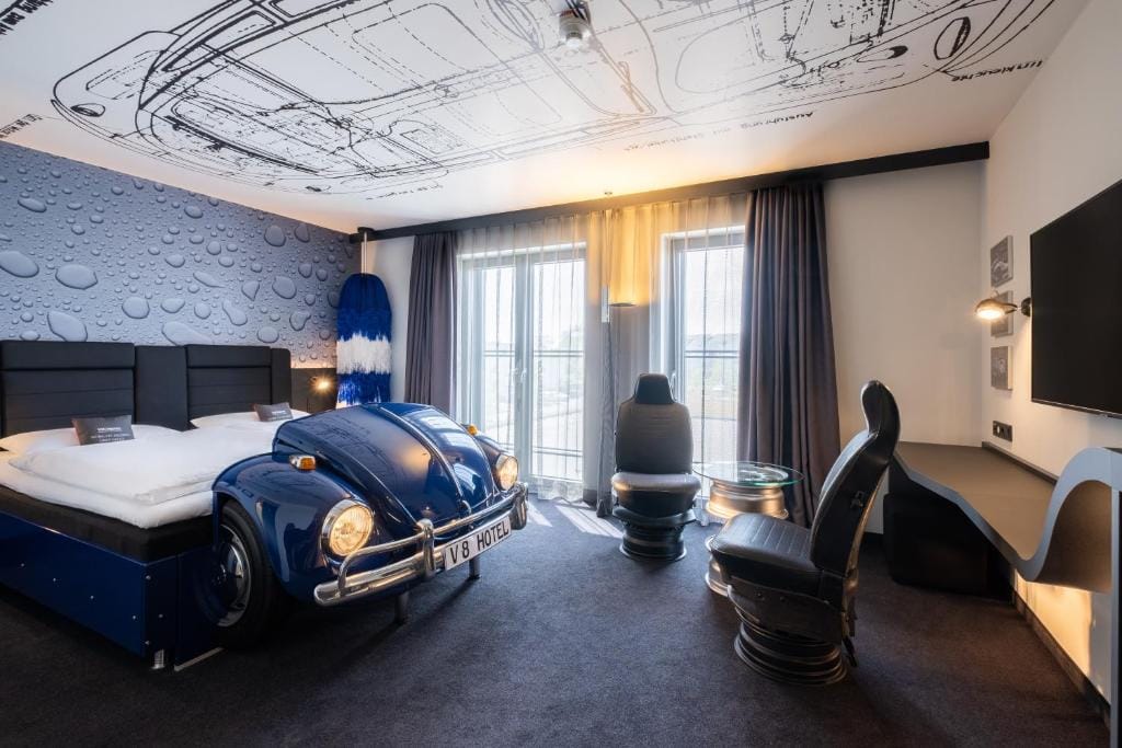 V8 Hotel Köln at MOTORWORLD - 4-star hotel in Cologne, Cologne - photo 1