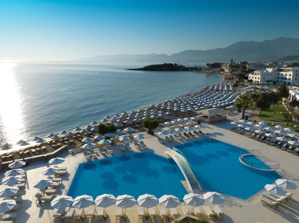 Vista a la playa del Creta Maris Resort en Hersonissos, Creta