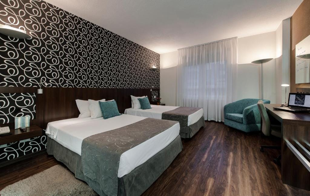 Quality Hotel Curitiba - 4-star hotel in Curitiba, Curitiba - photo 1