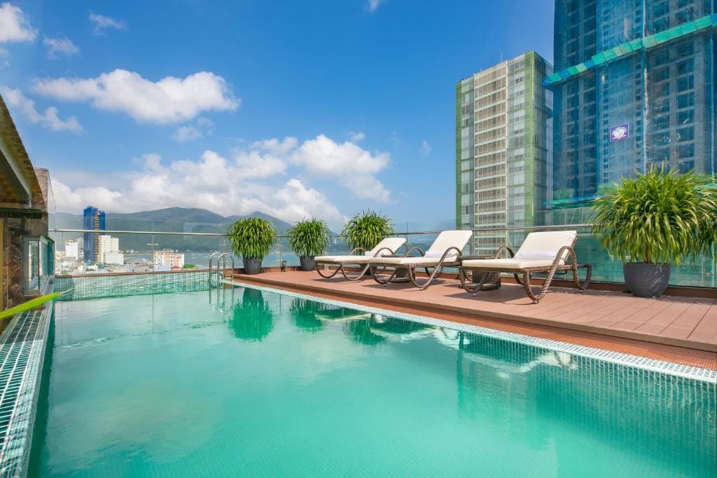 Dolphin Hotel and Apartment - null-star hotel in Da Nang, Da Nang - photo 1