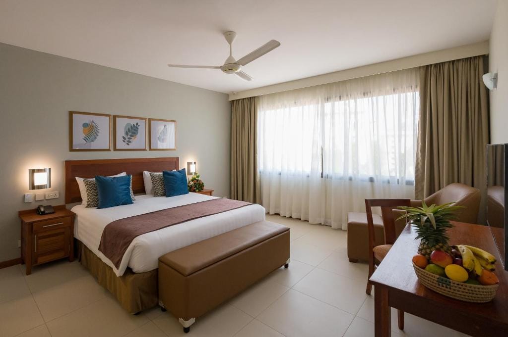 Sea Cliff Court Hotel & Luxury Apartments - 4-star hotel in Dar es Salaam, Dar es Salaam - photo 1