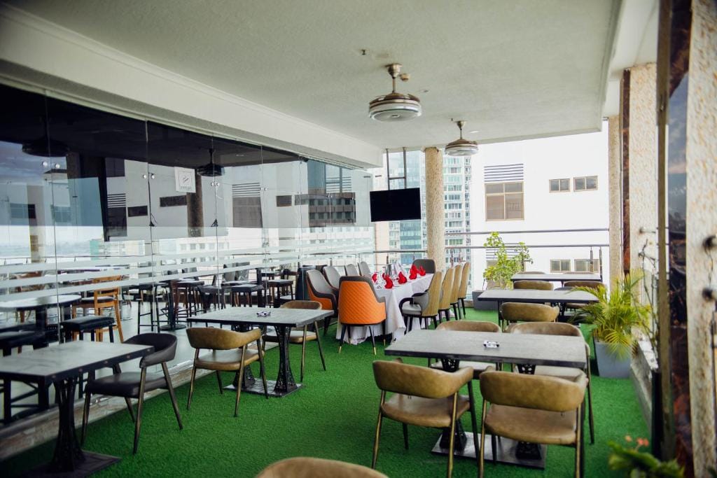Tiffany Diamond Hotels LTD - Makunganya - 4-star hotel in Dar es Salaam, Dar es Salaam - photo 1