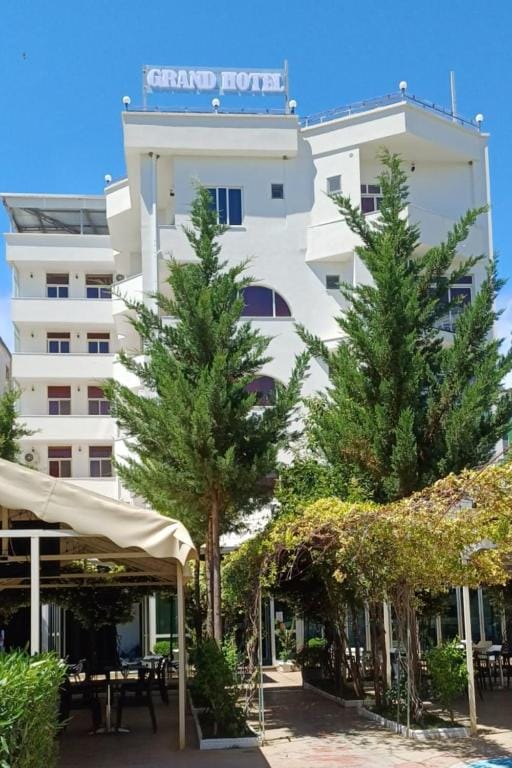 GRAND HOTEL eae - null-star hotel in Durrës, Durrës - photo 1
