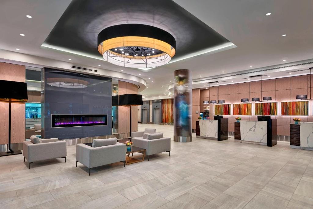 Delta Hotels by Marriott Edmonton Centre Suites - 4-star hotel in Edmonton, Edmonton - photo 1