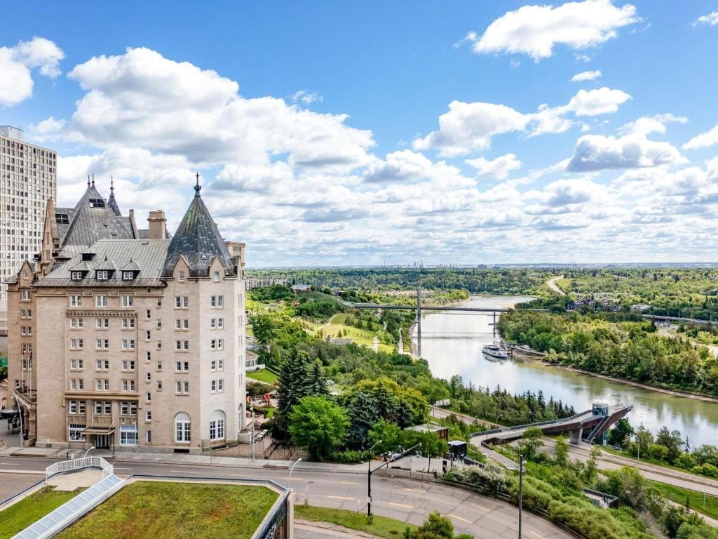 Fairmont Hotel Macdonald - 4-star hotel in Edmonton, Edmonton - photo 1