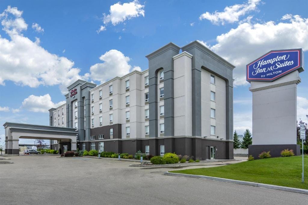 Hampton Inn & Suites Edmonton/West - 3-star hotel in Edmonton, Edmonton - photo 1
