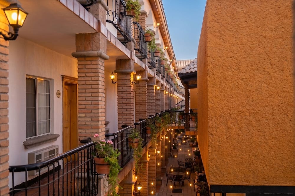 Suites Hotel María Bonita - 4-star hotel in El Paso–Juárez, El Paso–Juárez - photo 1