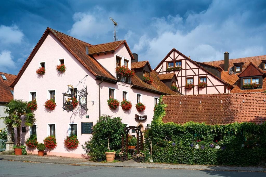 Landhotel und Gasthaus Polster - null-star hotel in Erlangen, Erlangen - photo 1