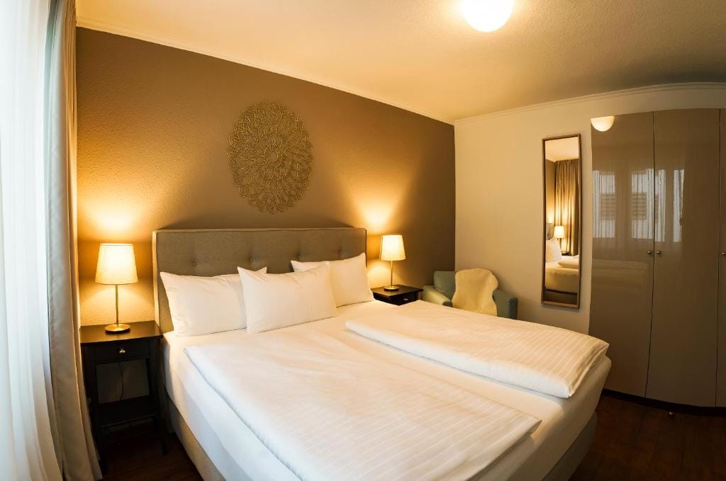 Hotel Rappen am Münsterplatz - 3-star hotel in Freiburg im Breisgau, Freiburg im Breisgau - photo 1