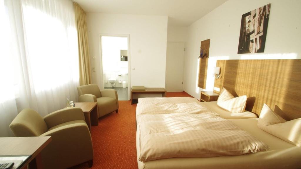 Hotel Peterchens Mondfahrt - Hotel de 3 estrellas en Fulda, Fulda - photo 1