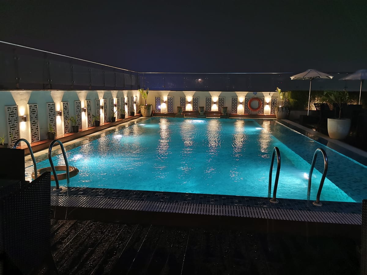 Mahagun Sarovar Portico Suites - Hotel de 4 estrelas em Ghaziabad, Ghaziabad - photo 1