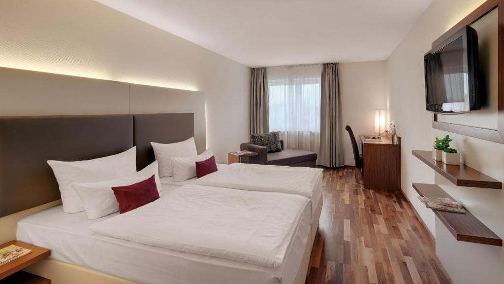 Hotel Newton Heilbronn - 4-star hotel in Heilbronn, Heilbronn - photo 1