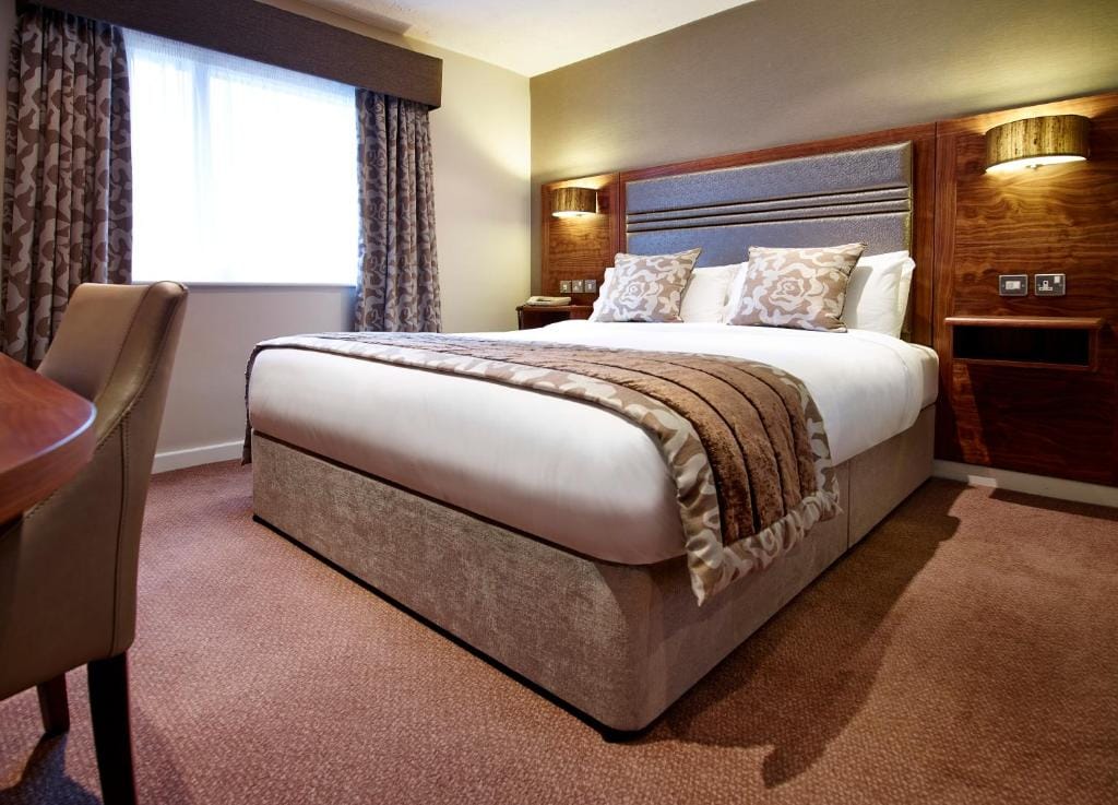 The Briar Court Hotel - 3-star hotel in Huddersfield, Huddersfield - photo 1