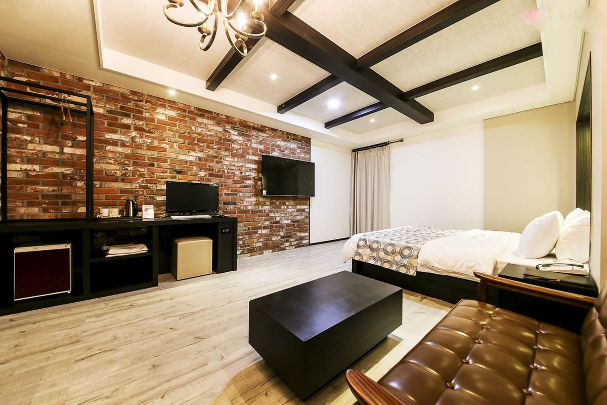 Elga Hotel - 3-star hotel in Hwaseong, Hwaseong - photo 1
