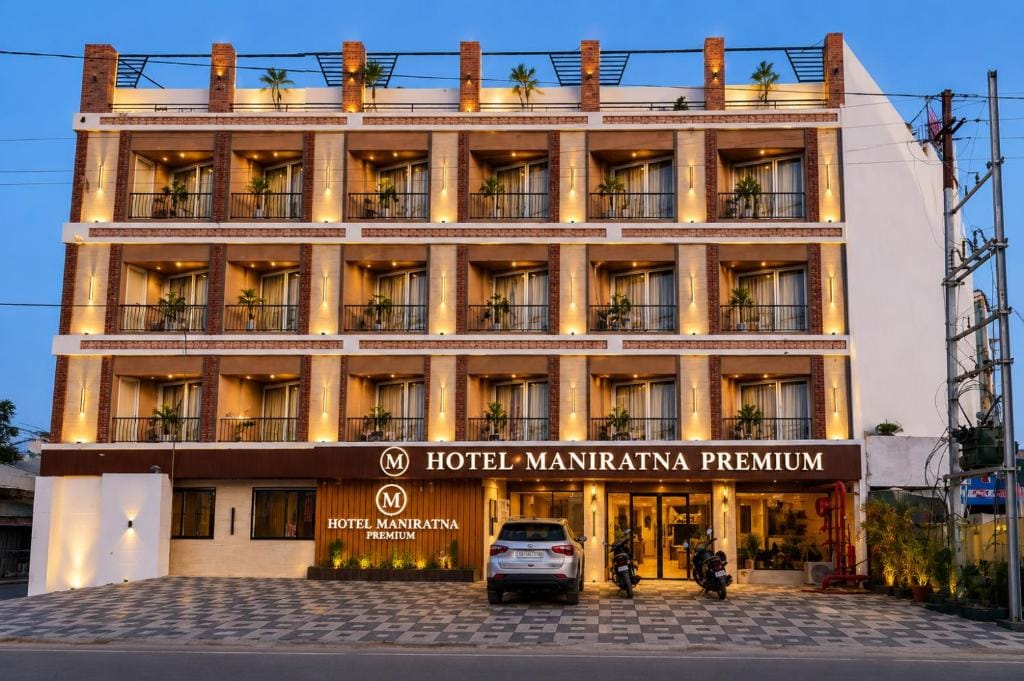 Hotel Maniratna Premium - 3-star hotel in Indore, Indore - photo 1