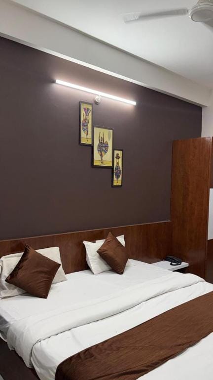 La Banian Retreat - 3-star hotel in Indore, Indore - photo 1