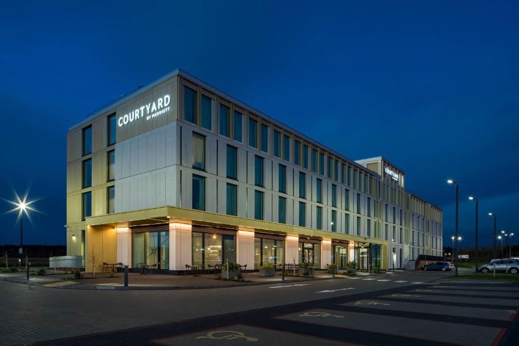Courtyard by Marriott Inverness Airport - Hotel de 4 estrellas en Inverness, Inverness - photo 1